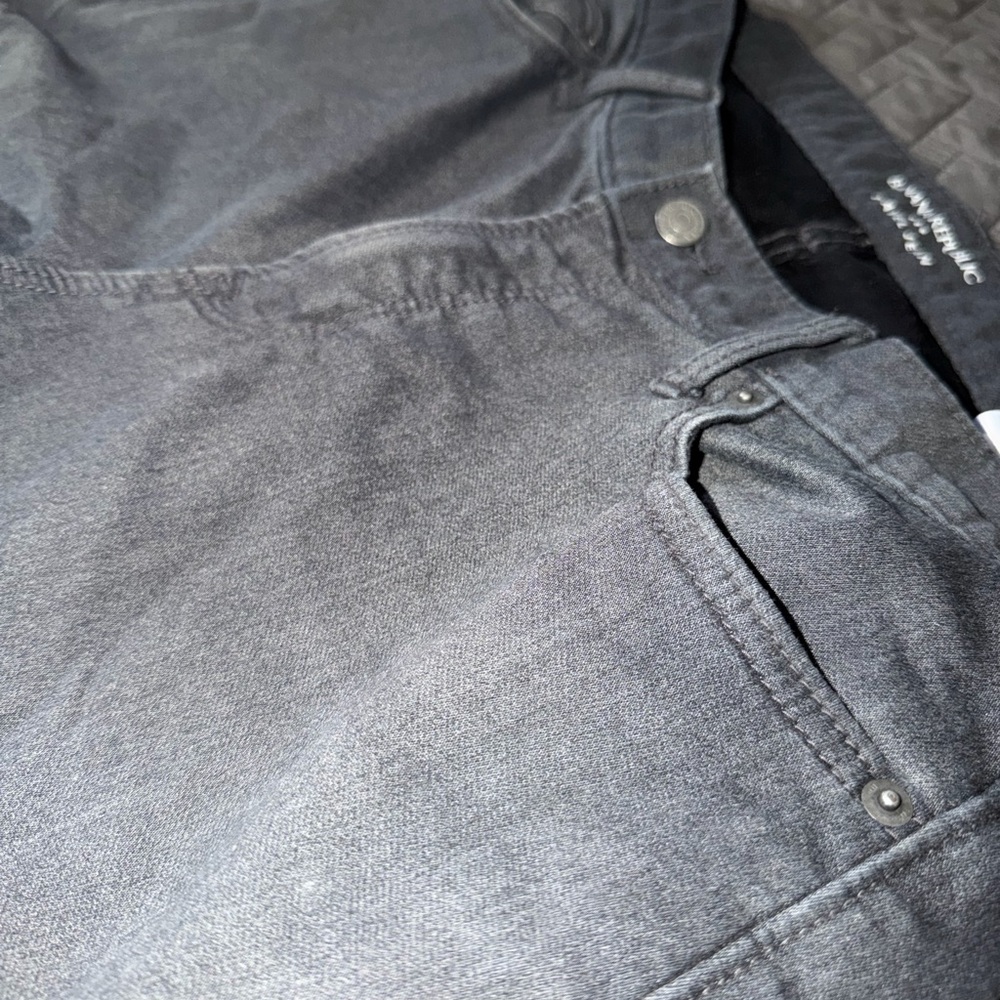 Banana Republic Men's Dark Gray Straight Jeans - Picture 3 of 6